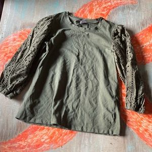 Green blouse very flattering w jeans !